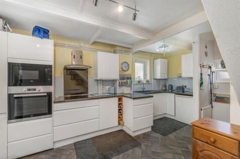10 St George's Crescent, Banbury-6.jpg