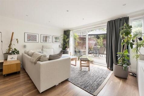 St Barnabas Road, IG8