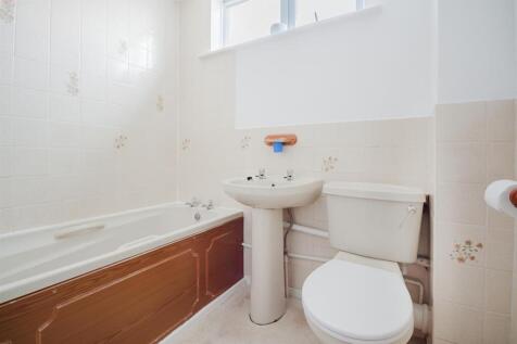 37 Cedar Court 17.jpg