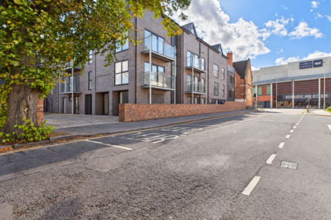 2 Bedroom Terraced in GL50 4EQ