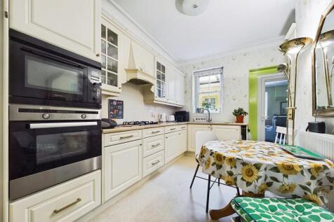 06b74532-CAM01085...