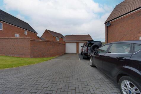 Detached garage