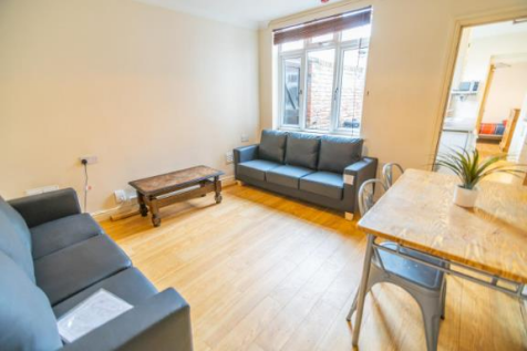 18 Gordon st 1.png