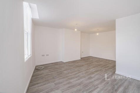 Leaders are delighted to bring to market this immaculate one bedroom apartment situated on County road, available to rent now. Contact us today to avoid disappointment.