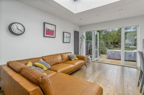 90 Oxford Road, Banbury-13.jpg