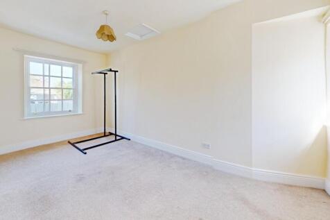 91dad635-Belgrave-House-Bedroom 201.jpg