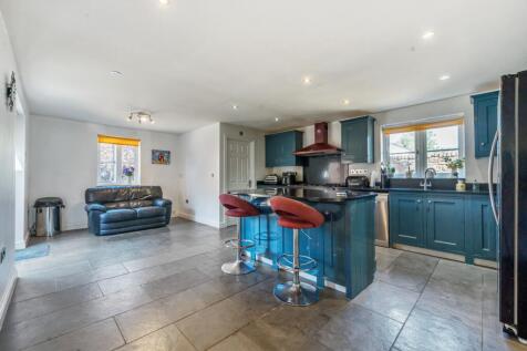 1334165-18-6895fca3532b7