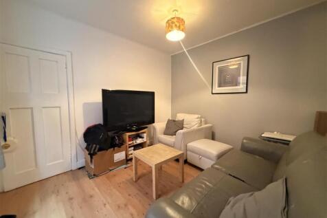 4 Bedroom Semi-Detached in SO15 2FT