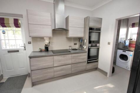 kitchen area 1.JPG