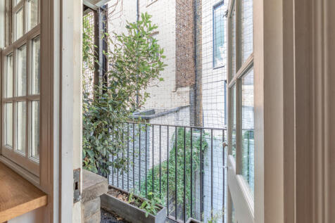 Broad Court, Covent Garden - Tavistock Bow