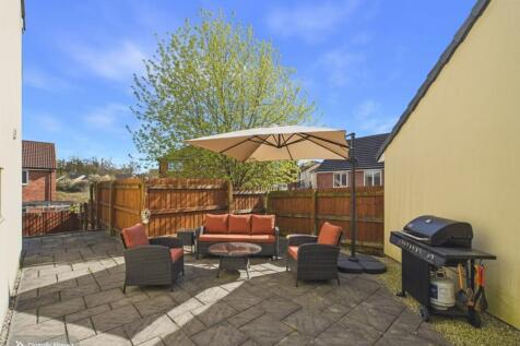 EWEMOVE SOUTH MOLTON - 42 BEECH GROVE