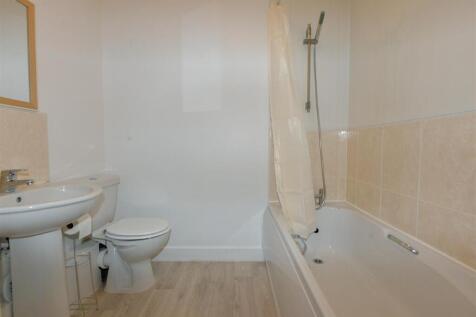 Bathroom 1.jpg