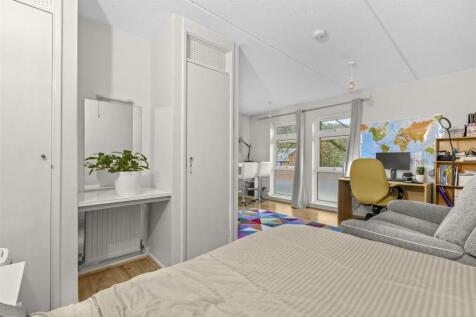 12 Baines House, Abbey Barn Rd, HP11 1RJ-7.jpg