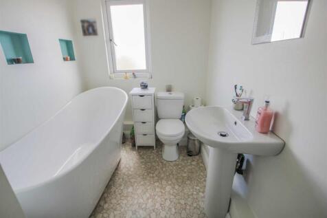En- Suite Bathroom / WC: