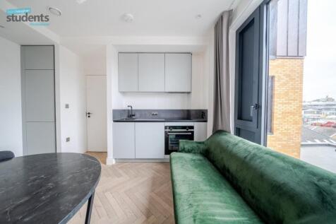 53f3aa26-d719-40e...