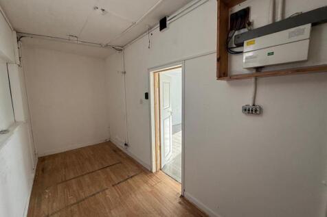 WhatsApp Image 20251106 at 142006_0c350b8f.jpg