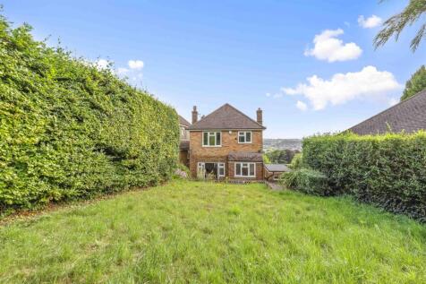 1 Shelley Road, HP11 2UP (LOW RES)-13.jpg