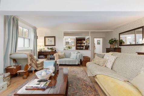 White Swan, 49 High Street (