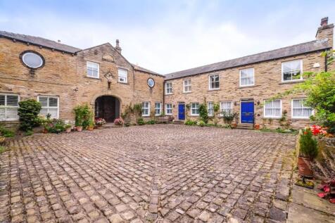 4 Bedroom House in HD8 0LJ