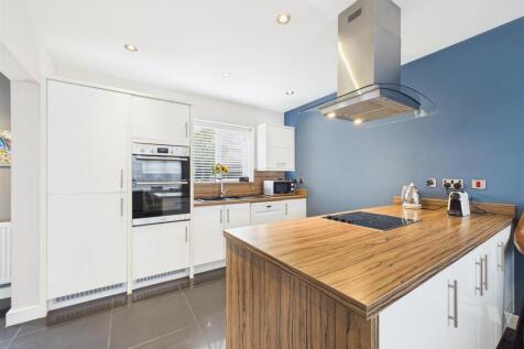 Fitted kitchen