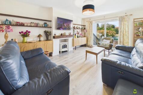Presented by Clinton at EweMove Bexleyheath and Da
