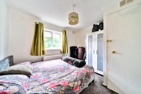 1316518-12-685d2c...