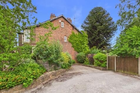 Front Garden/Driveway