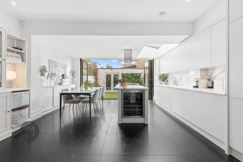 Living/dining/kitchen