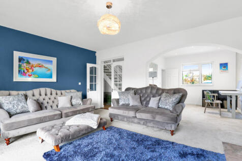 Main House: Living Room