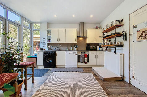 Fitted Dining Kit...