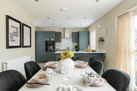 Generous kitchen / diner