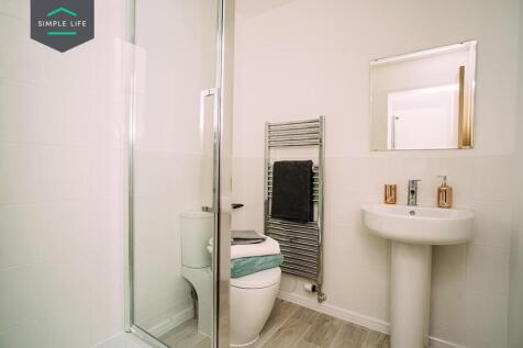 Dee_bathroom2.jpg
