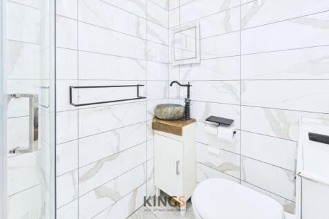 Shower Room Annexe