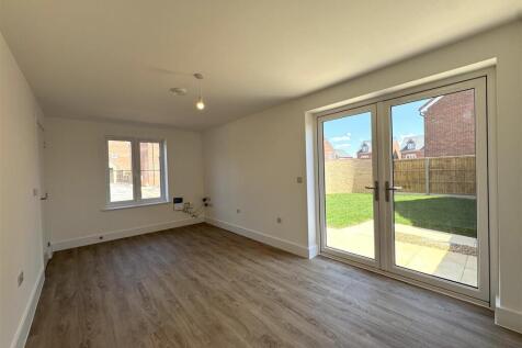 Living Rm pic 3.jpeg