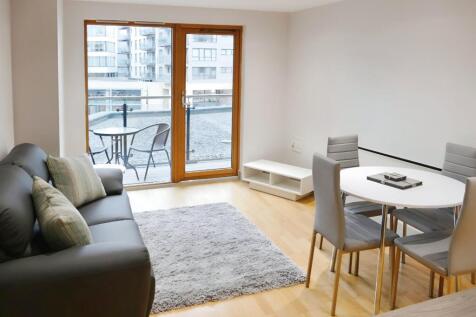 Deposit free option available //Fully Furnished //On site amenities //Water rates included //Decked balcony //Few minute walk to Leeds station //Local shops and restaurants nearby //Development has a