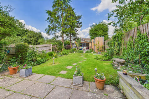 CAM04968G0-PR0042-STILL008