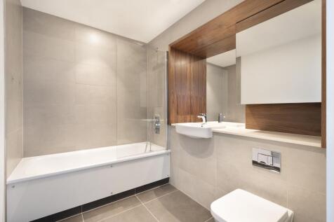 Experience luxury in this elegantly designed modern bathroom, perfect for relaxation.