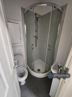 Studio Flat, Carshalton Road, SM1 We are proud to offer this delightful 1 bedroom, 1 bathroom studio flat in a great location. Available to move in from 05 July 2026, this property benefits from... **