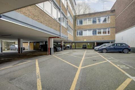 13 Castle House, Desborough Road, HP11 2FP-11.jpg