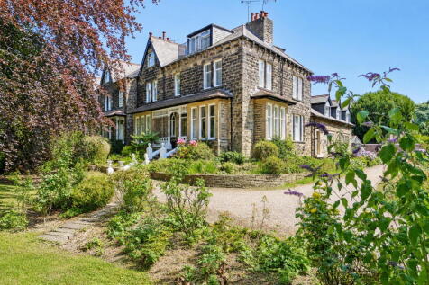 Stunning two-bedroom, two-bathroom period apartment offering over 1,100 sq ft of beautifully furnished living space, with leafy views and elegant character. Ideally located in sought-after Oakwood, mi