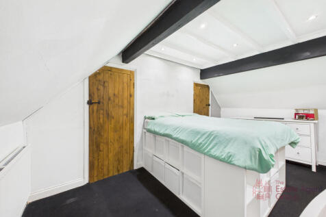 CAM02494G0-PR0066-STILL035