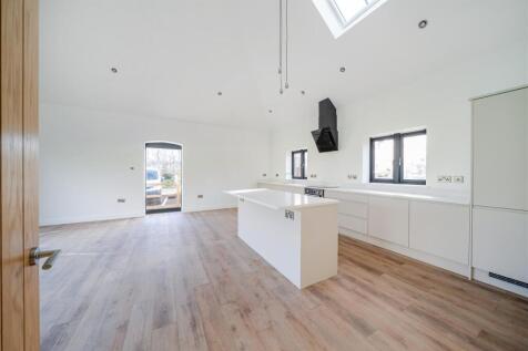 Open-plan kitchen / living room