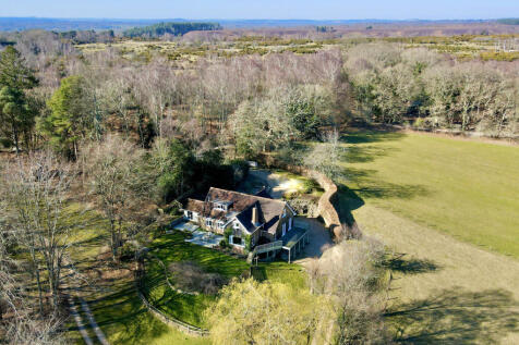 4 Bedroom Detached Home