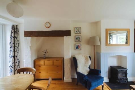 Sitting Room / Dining Room