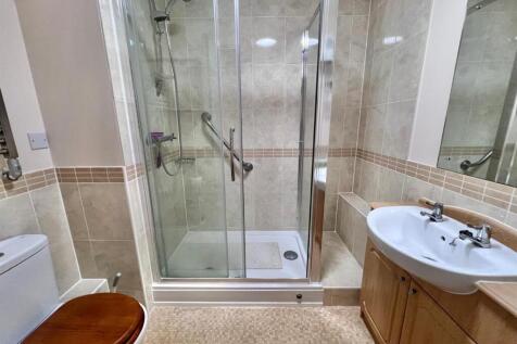 Shower Room.jpg