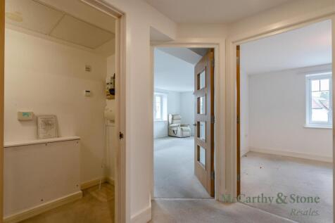 8704281-interior15.jpg