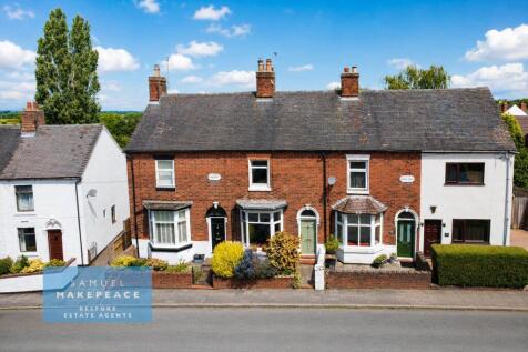 Two Double Bedroom Town House with Period Feature