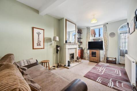 Lounge to window.jpg