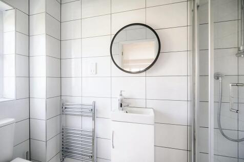 Master En-suite shower Room