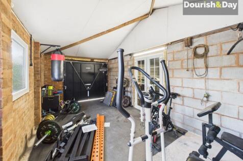 Singel Garage / Gym